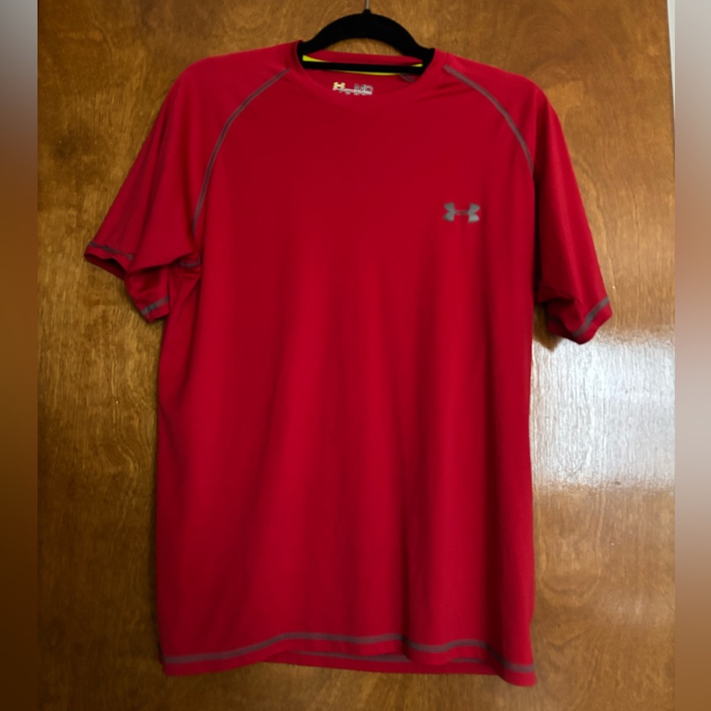 Under Armour Men's Heat Gear dry fit shirt